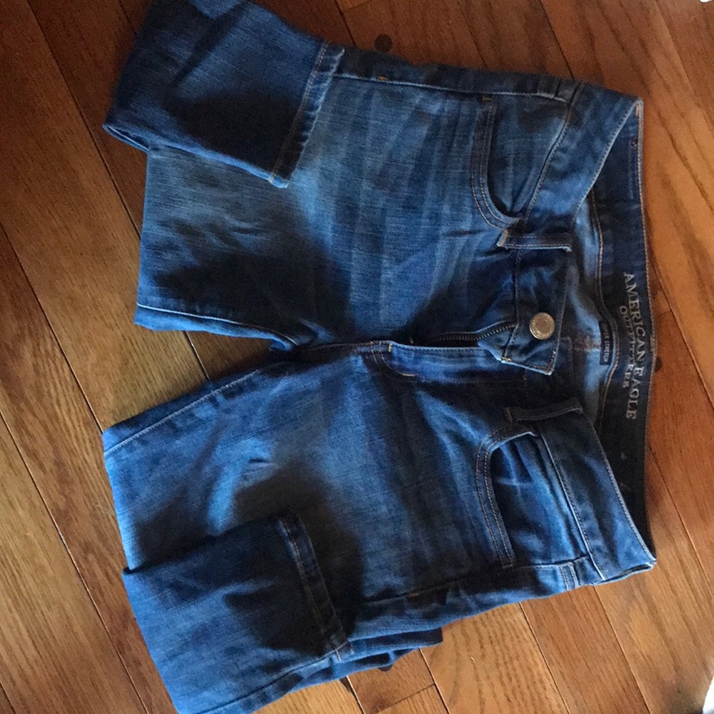 Like new!! Super comfy American eagle jeans